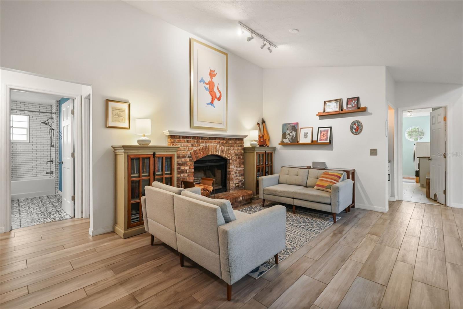 2504 ORCHARD DRIVE