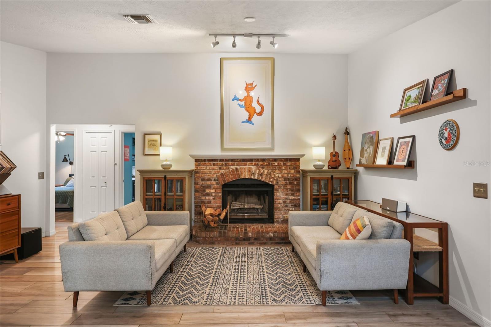 2504 ORCHARD DRIVE