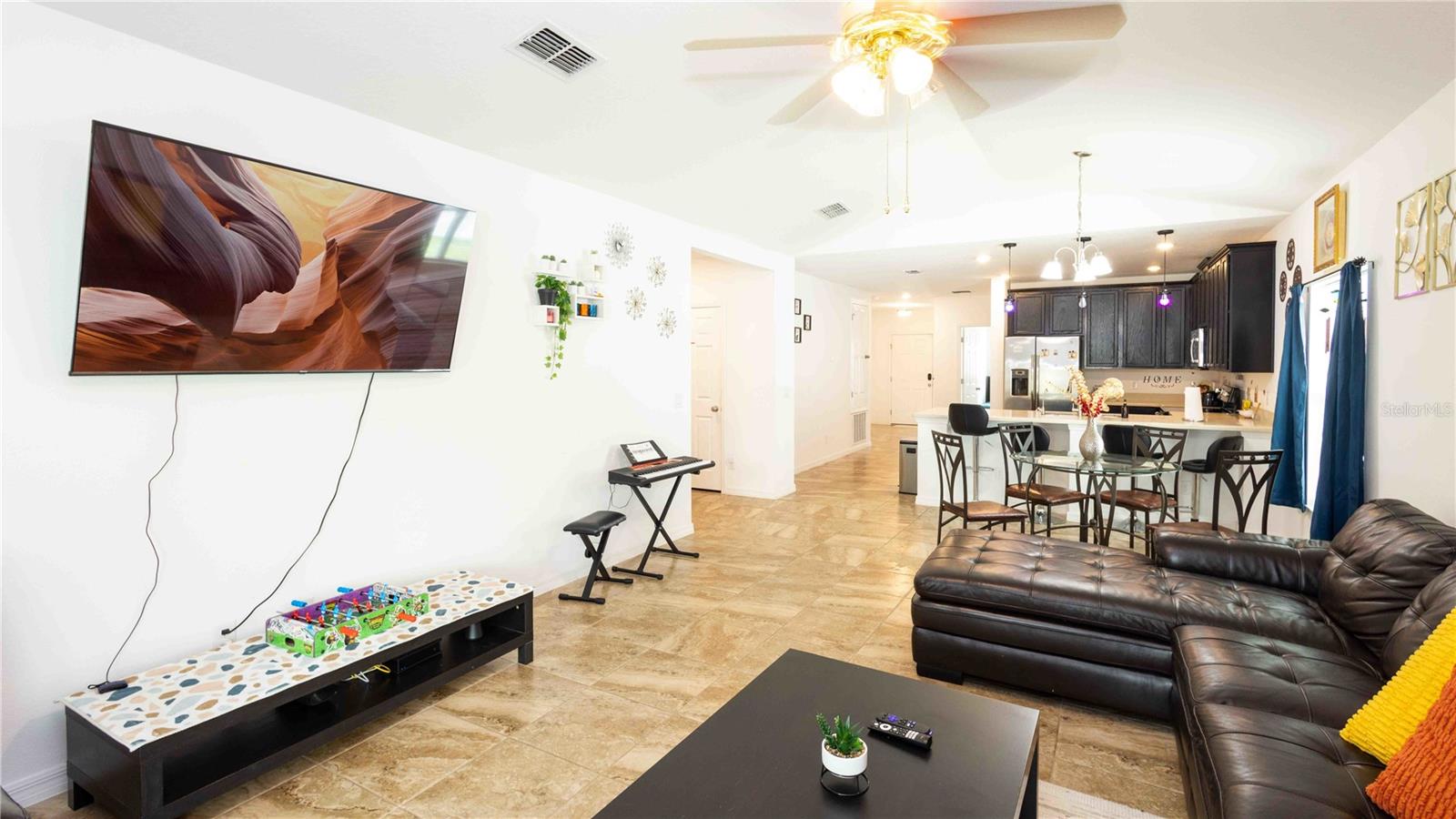 815 MONTGOMERY WAY
