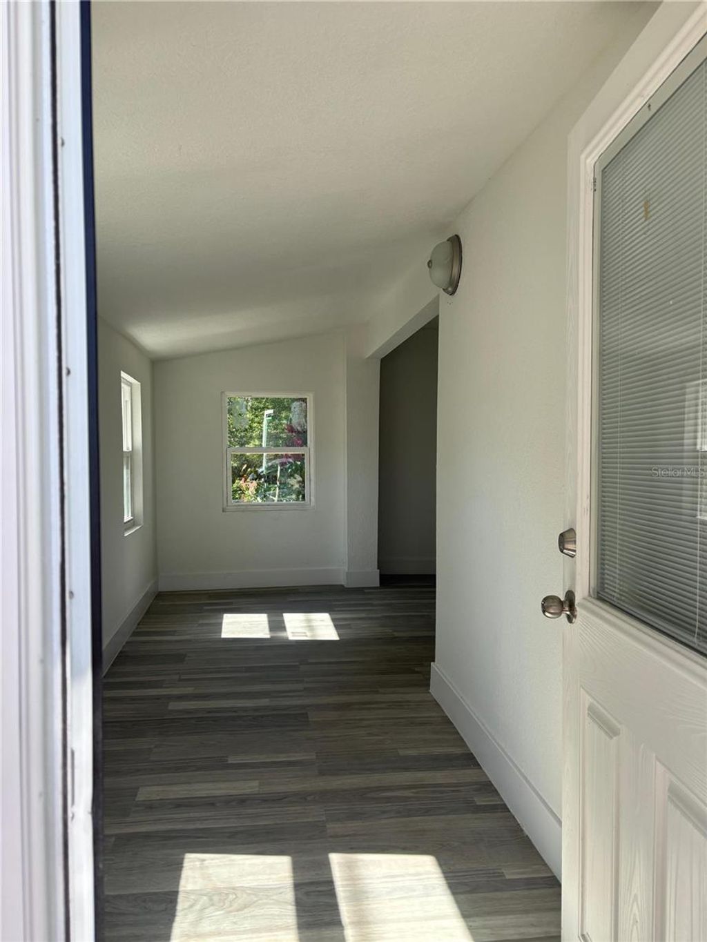 Photo of 702 W Hillsboro Street, Plant City, FL 33563 (MLS # O6356912)