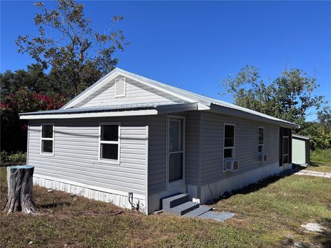 Photo of 702 W Hillsboro Street, Plant City, FL 33563 (MLS # O6356912)