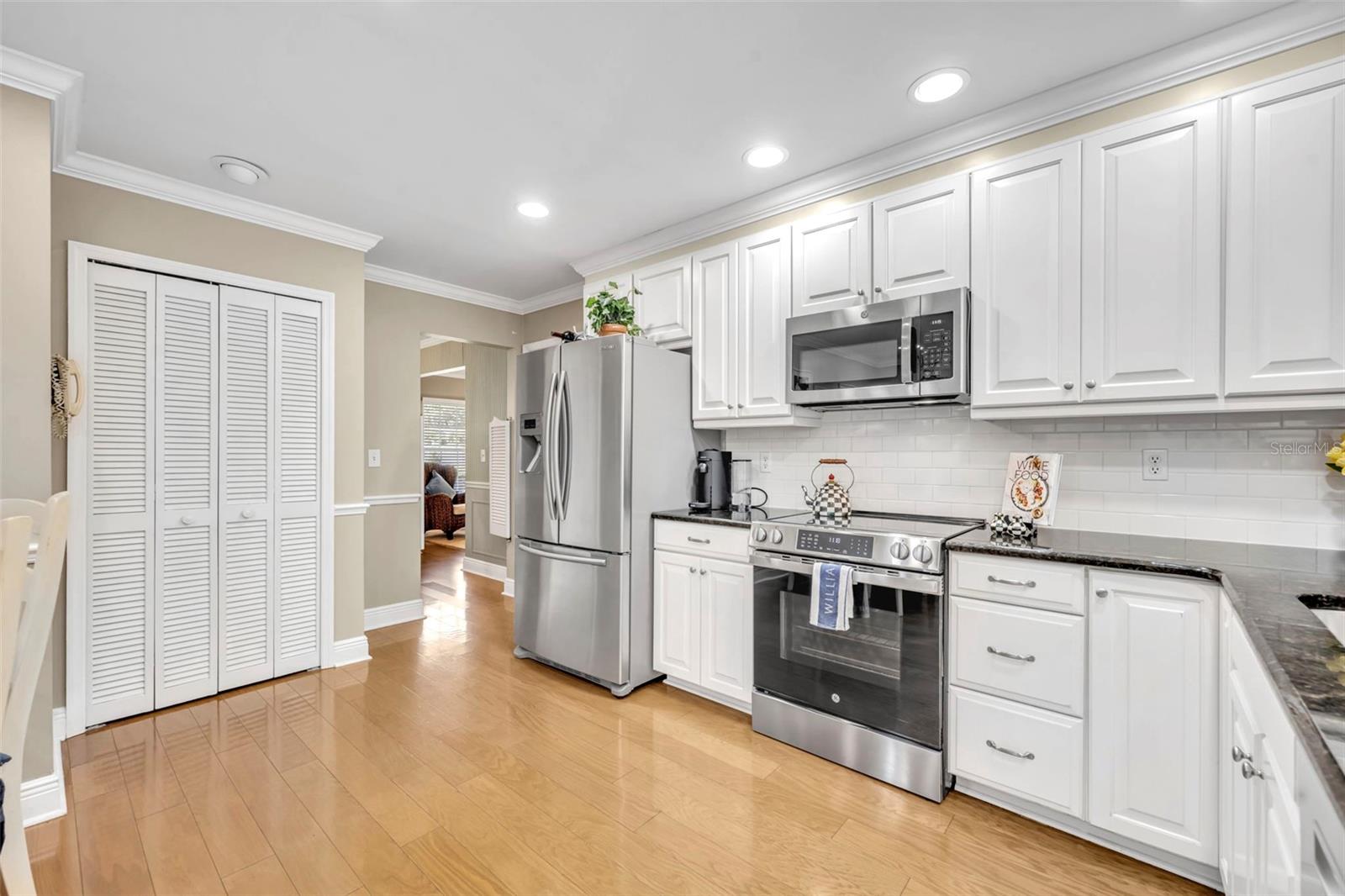 WOODSIDE VILLAGE - Residential