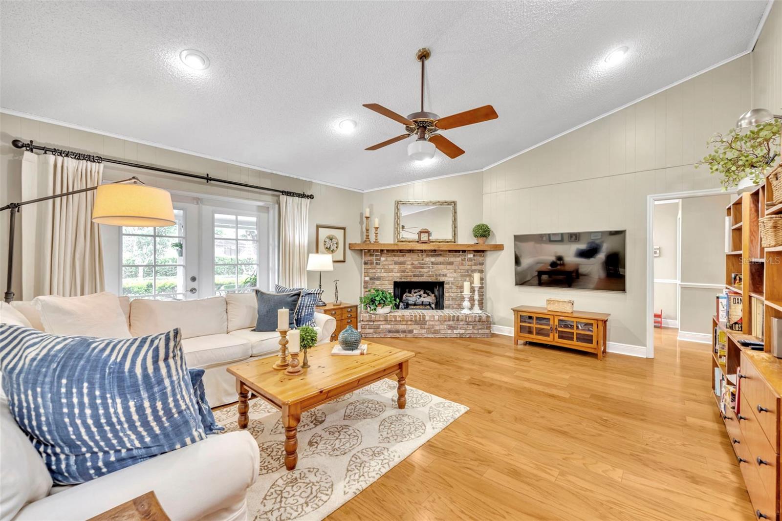 WOODSIDE VILLAGE - Residential