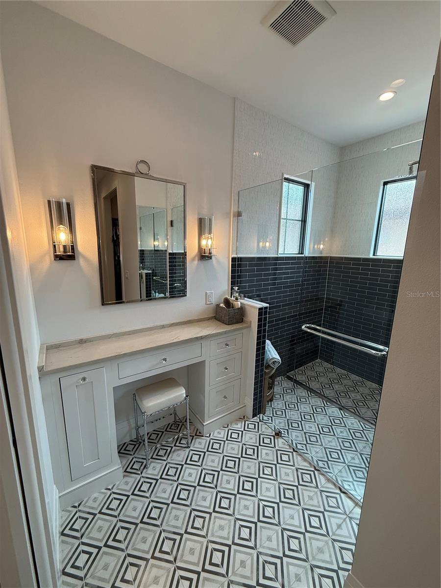 HAMILTON PLACE - Residential