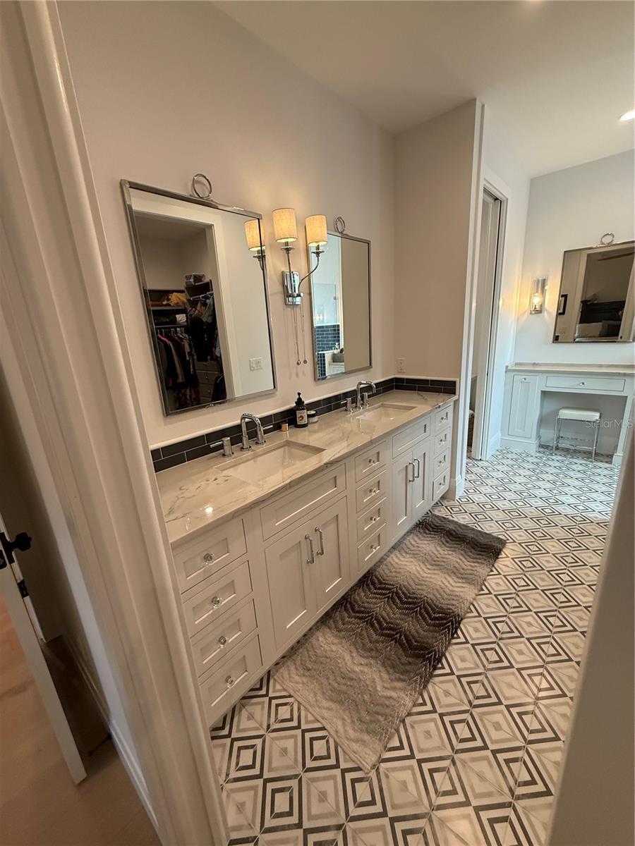 HAMILTON PLACE - Residential