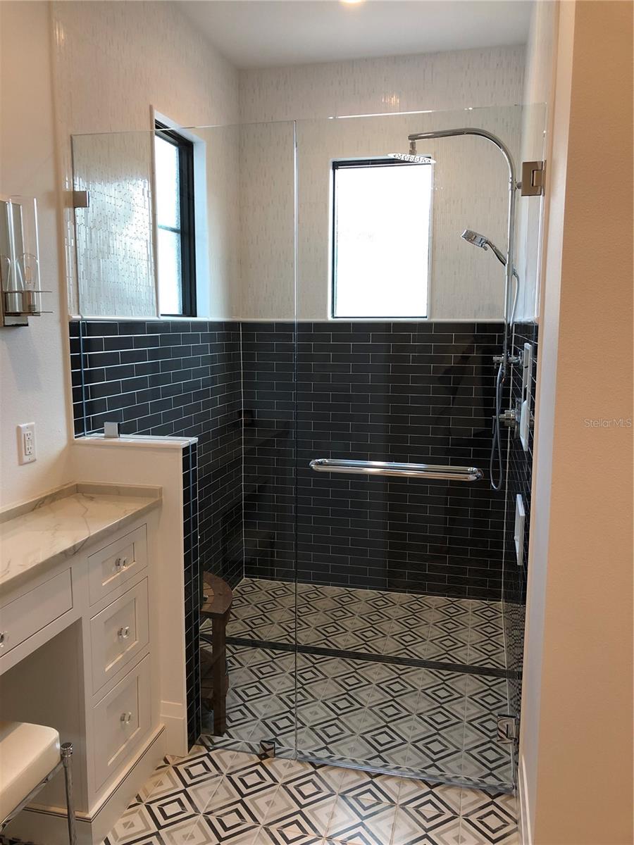 HAMILTON PLACE - Residential