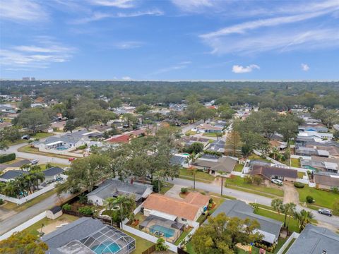 A home in SEMINOLE