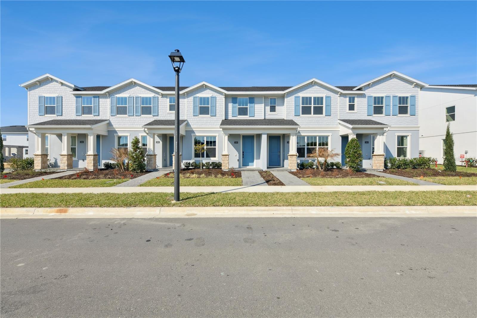 1882 FALCONHURST LANE