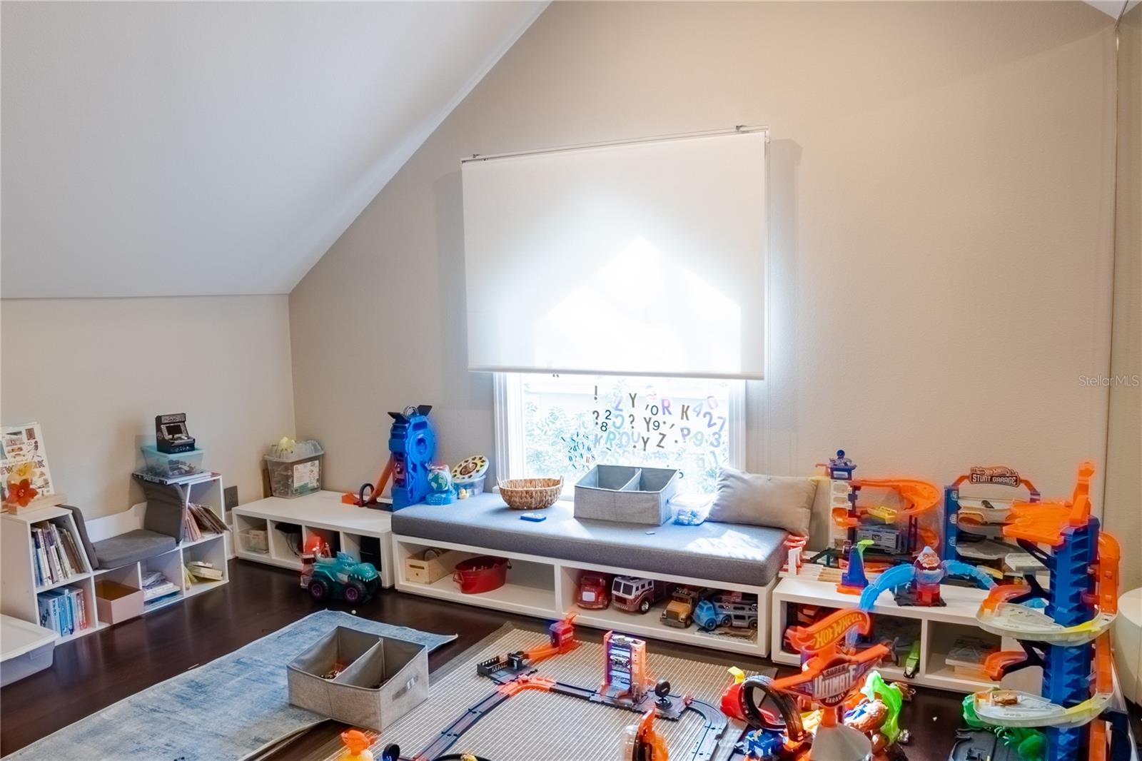 ISLEWORTH - Residential