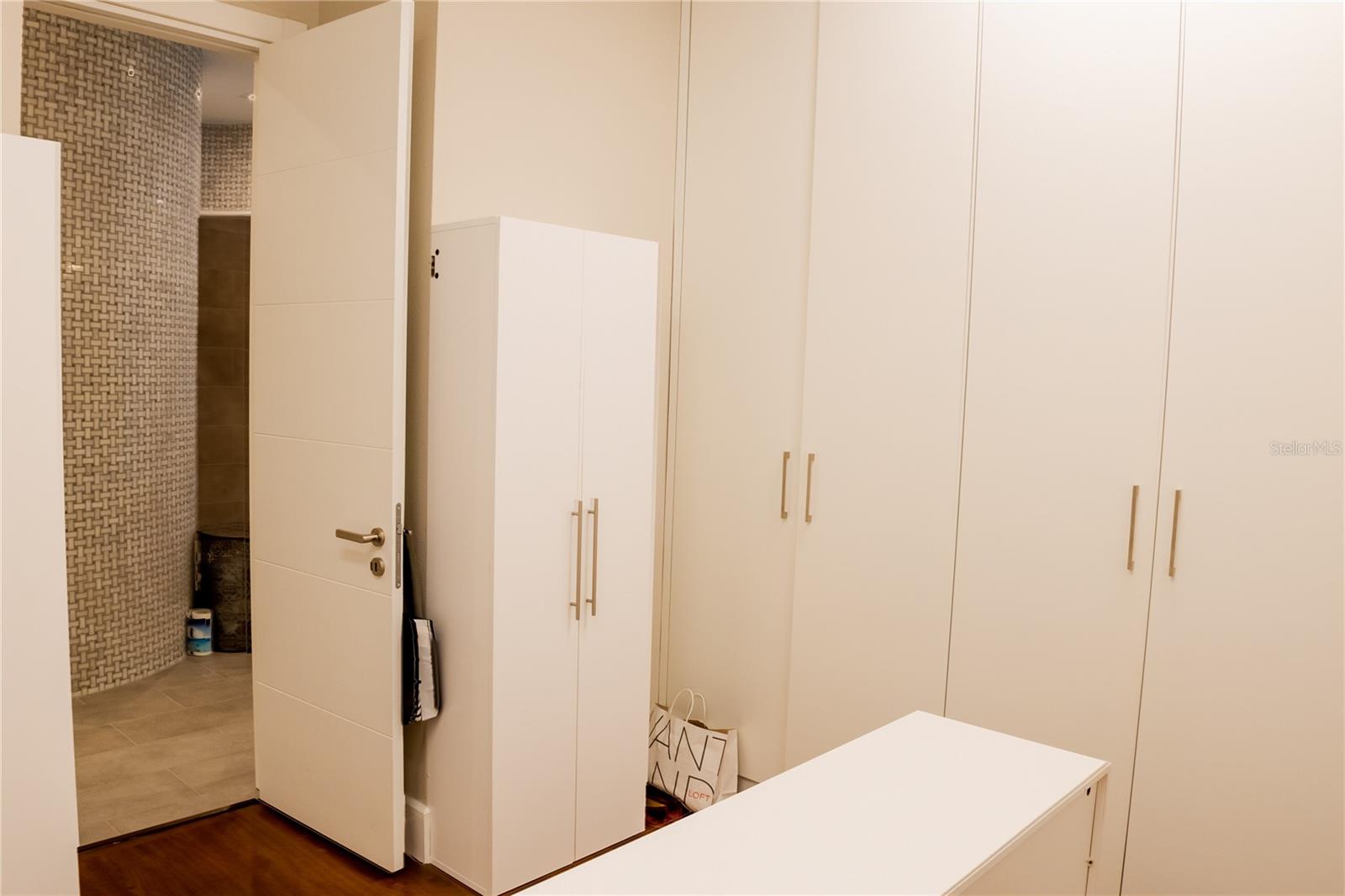 ISLEWORTH - Residential