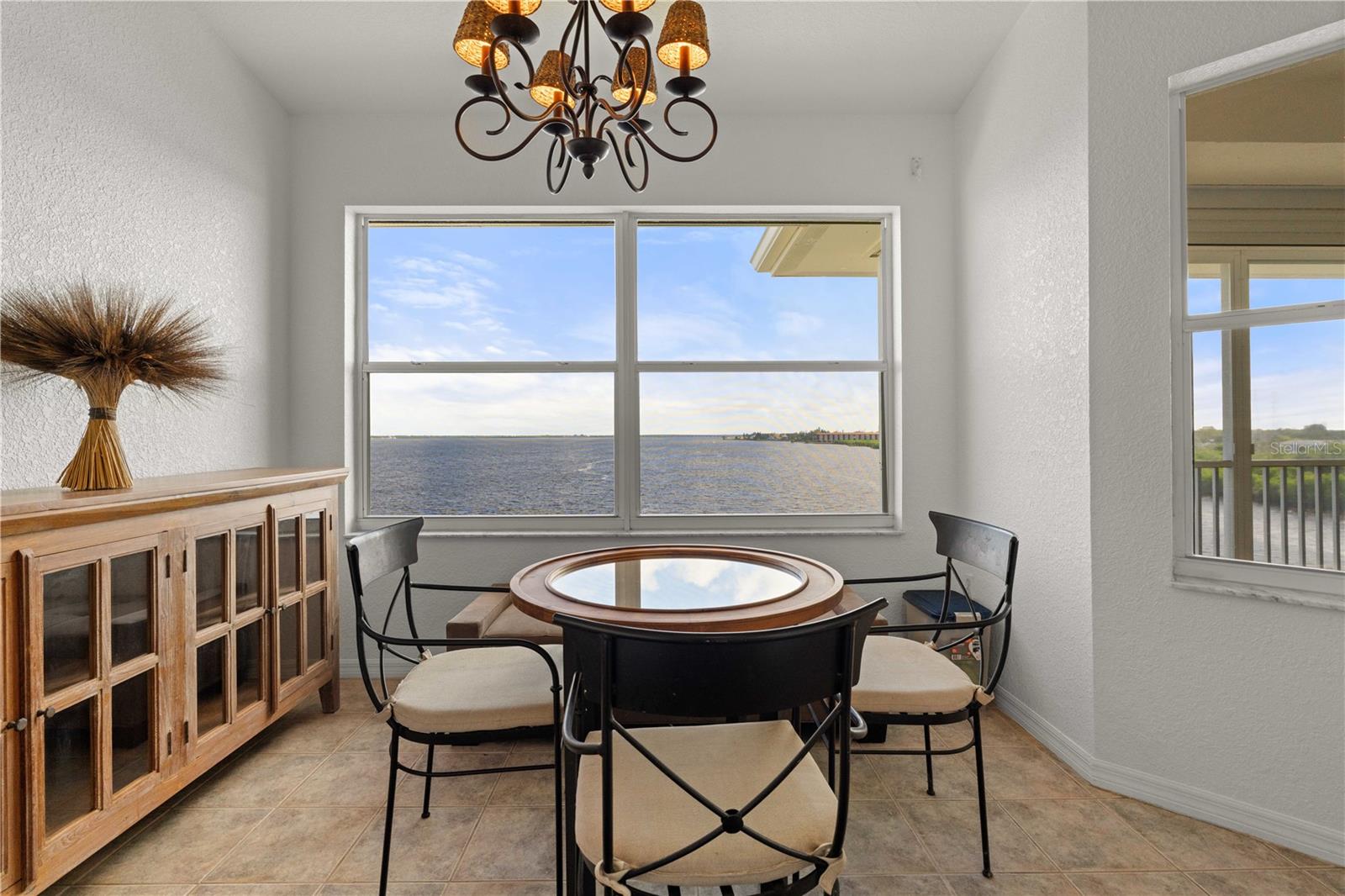 HARBOR WALK PH 02 BLDG 02 - Residential