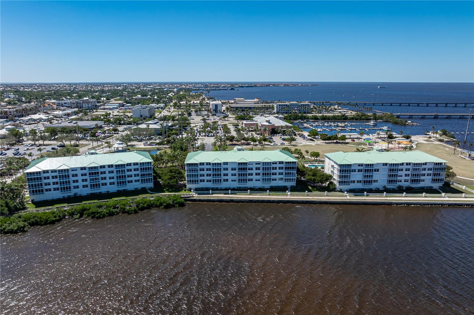 HARBOR WALK PH 02 BLDG 02 - Residential