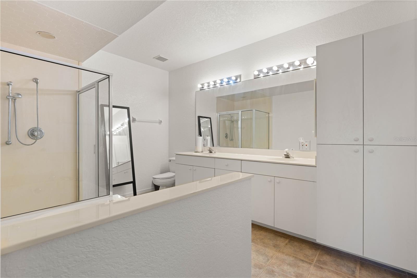 HARBOR WALK PH 02 BLDG 02 - Residential