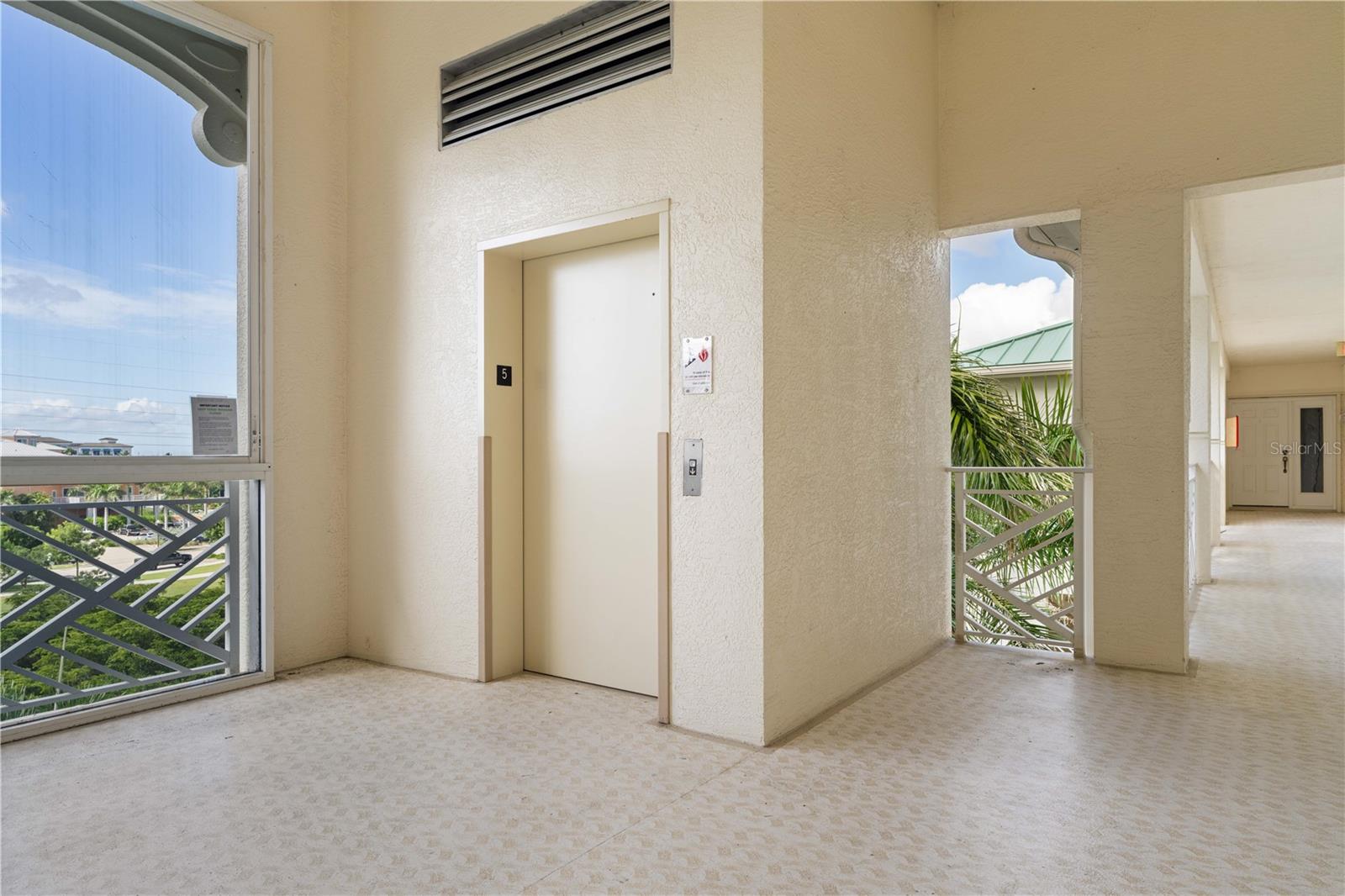 HARBOR WALK PH 02 BLDG 02 - Residential