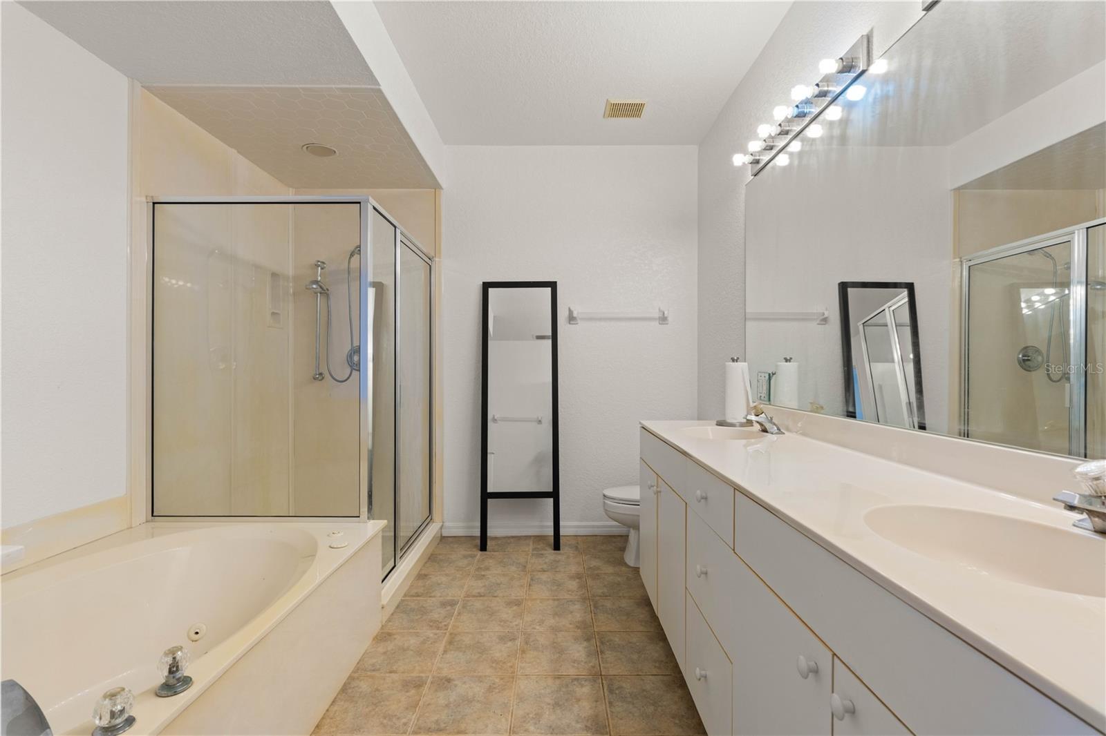 HARBOR WALK PH 02 BLDG 02 - Residential