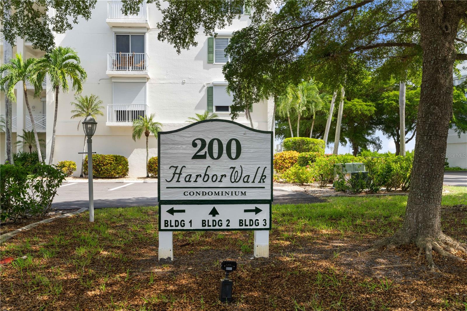 HARBOR WALK PH 02 BLDG 02 - Residential