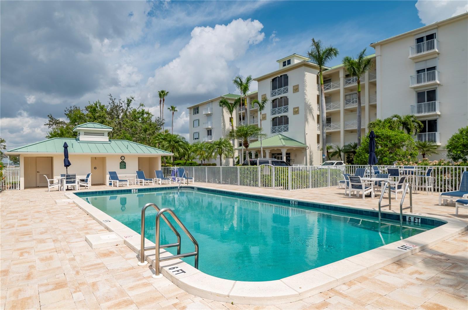 HARBOR WALK PH 02 BLDG 02 - Residential