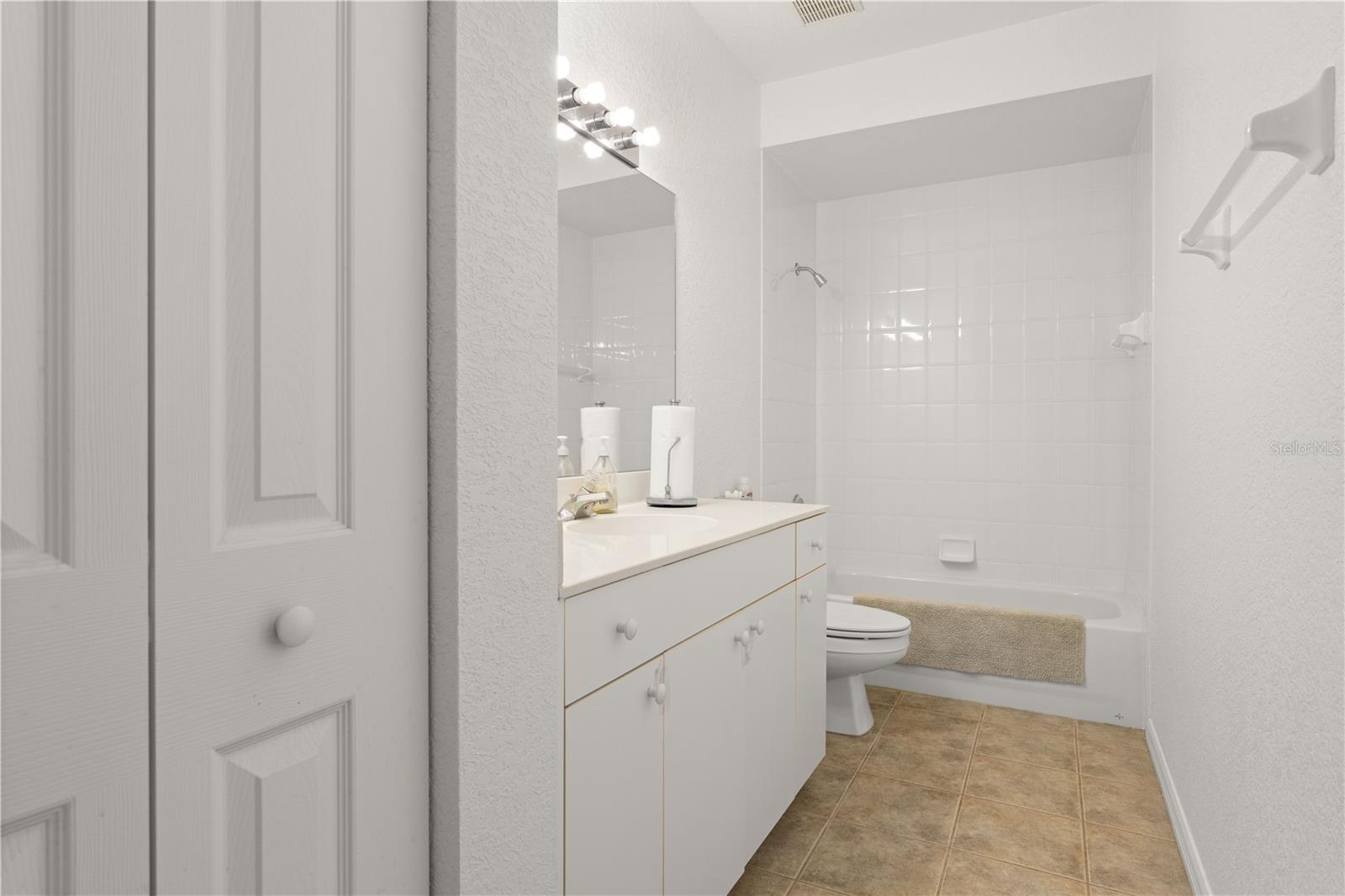 HARBOR WALK PH 02 BLDG 02 - Residential