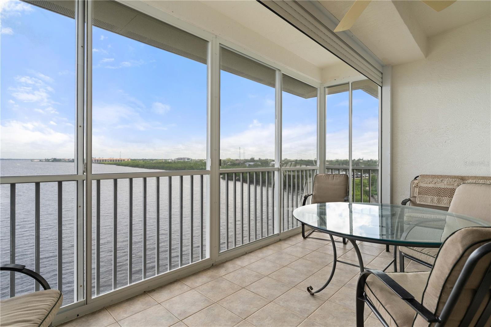 HARBOR WALK PH 02 BLDG 02 - Residential
