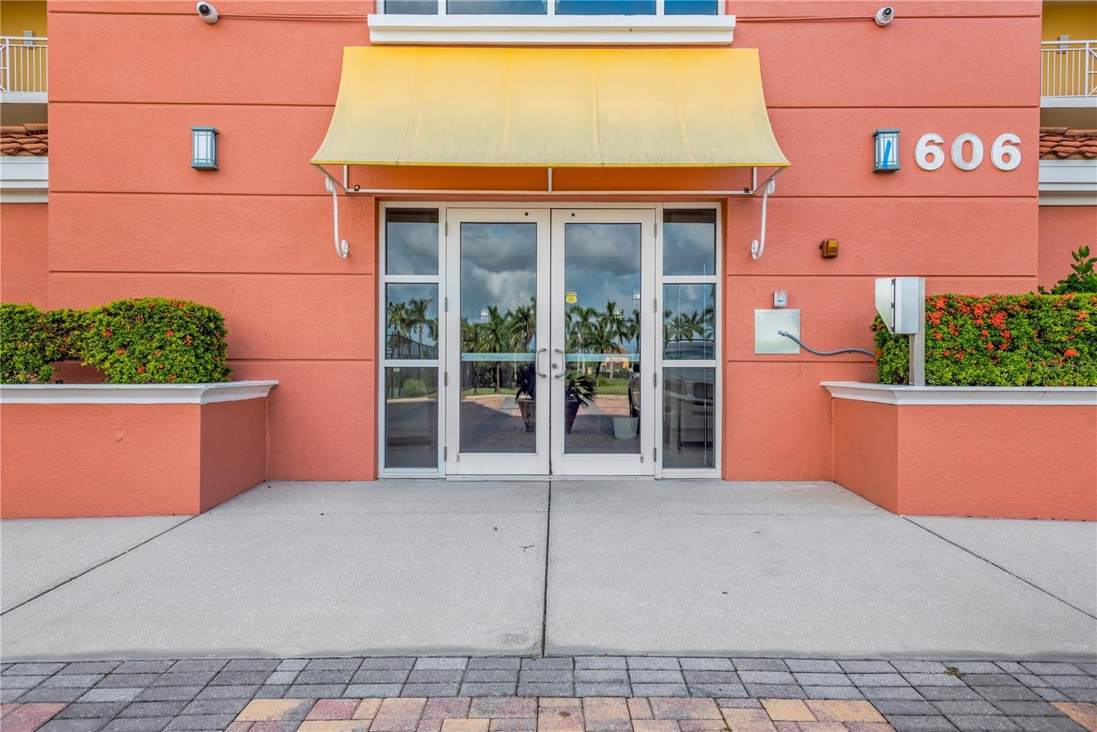 606 RIVIERA DUNES WAY 405
