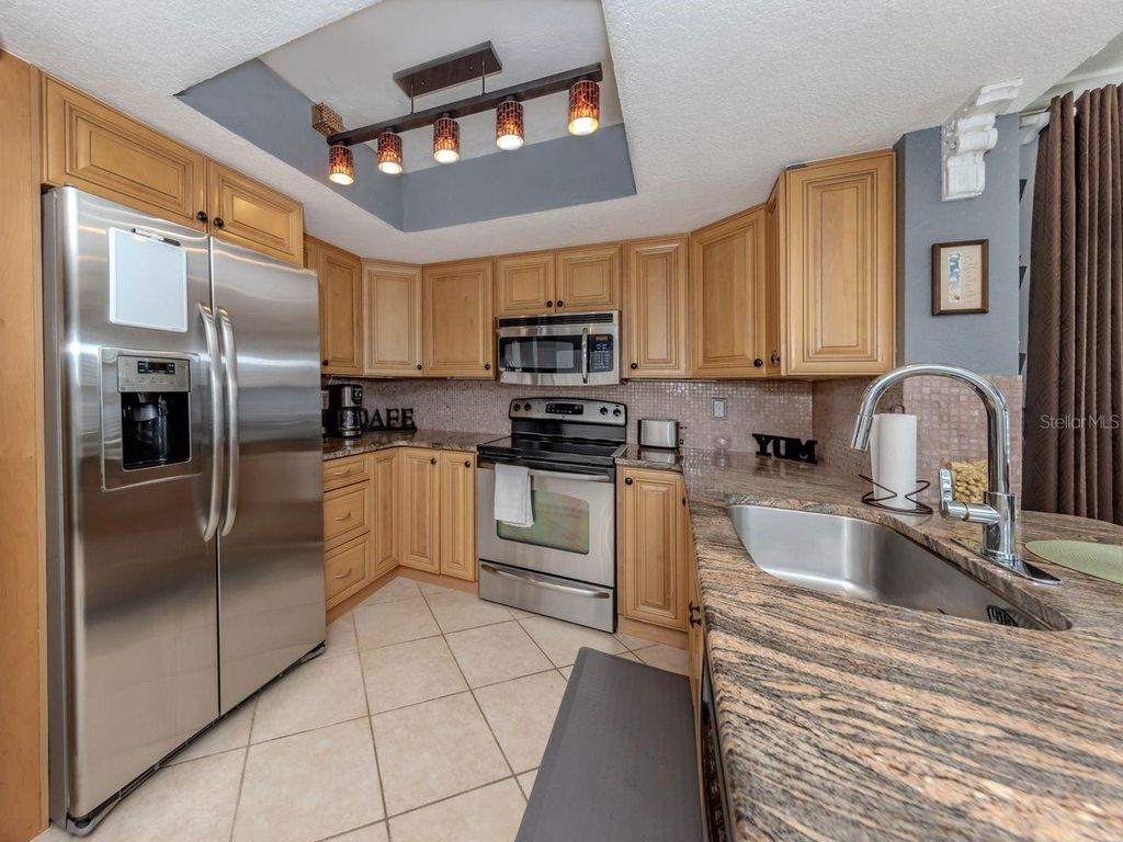 Photo of 422 Pineview Drive, Venice, FL 34293 (MLS # N6140328)