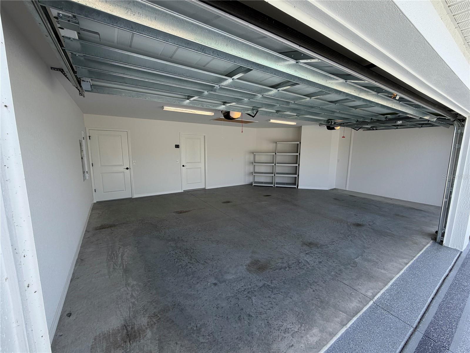 1404 HEARNS LOOP