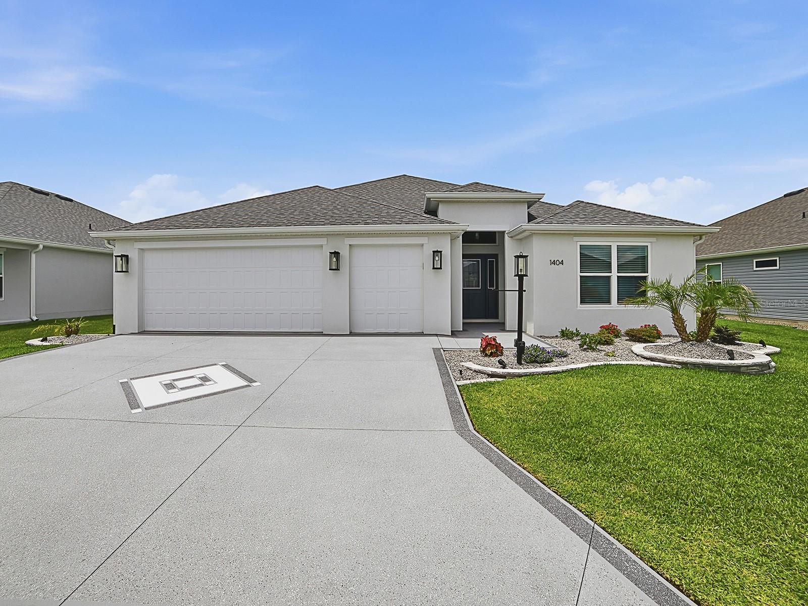 1404 HEARNS LOOP