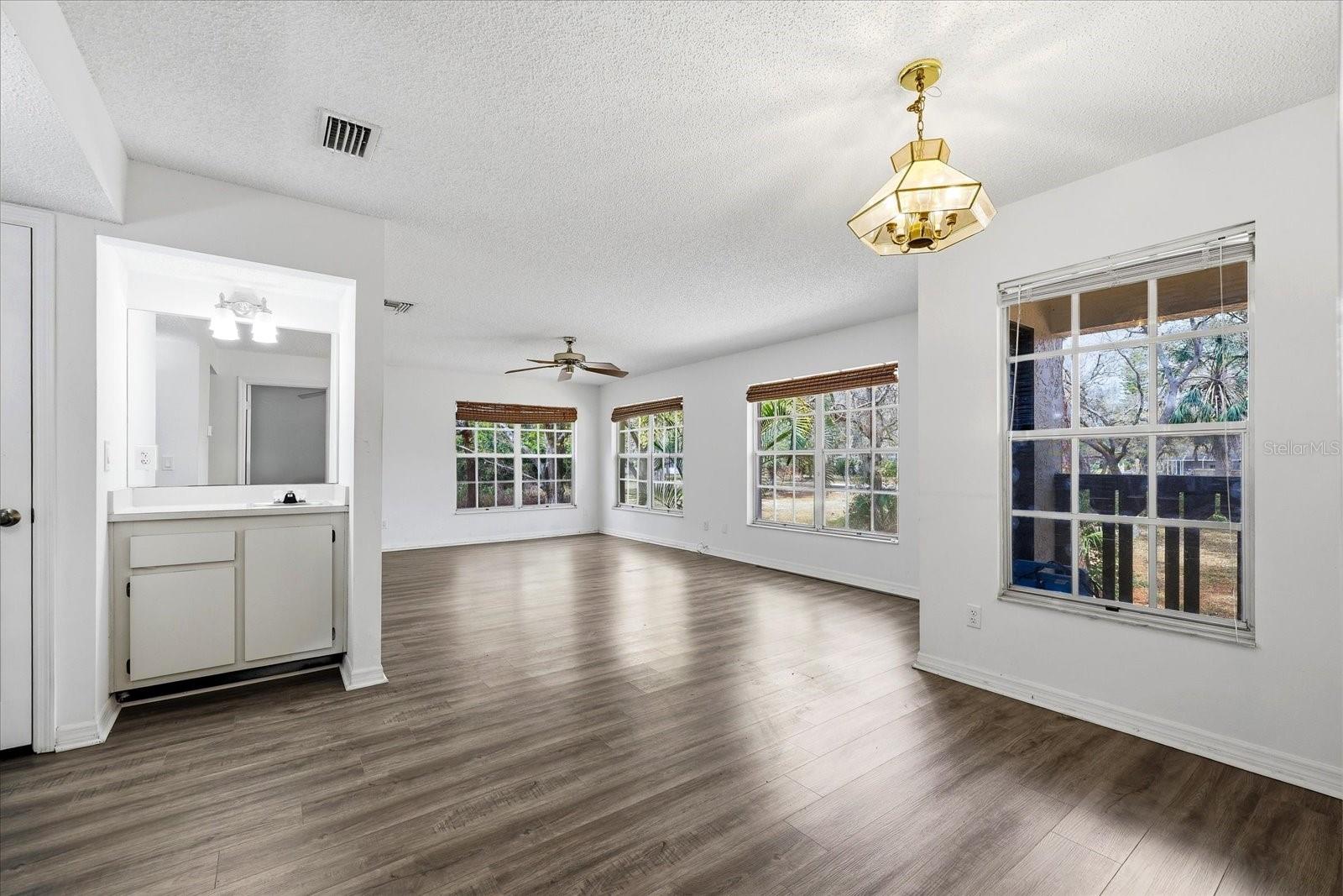 HARBOUR TOWNE CONDO - Residential