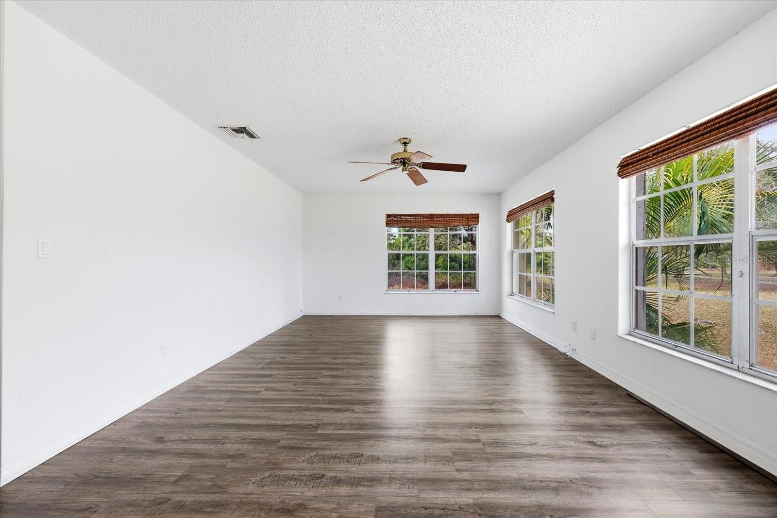 HARBOUR TOWNE CONDO - Residential