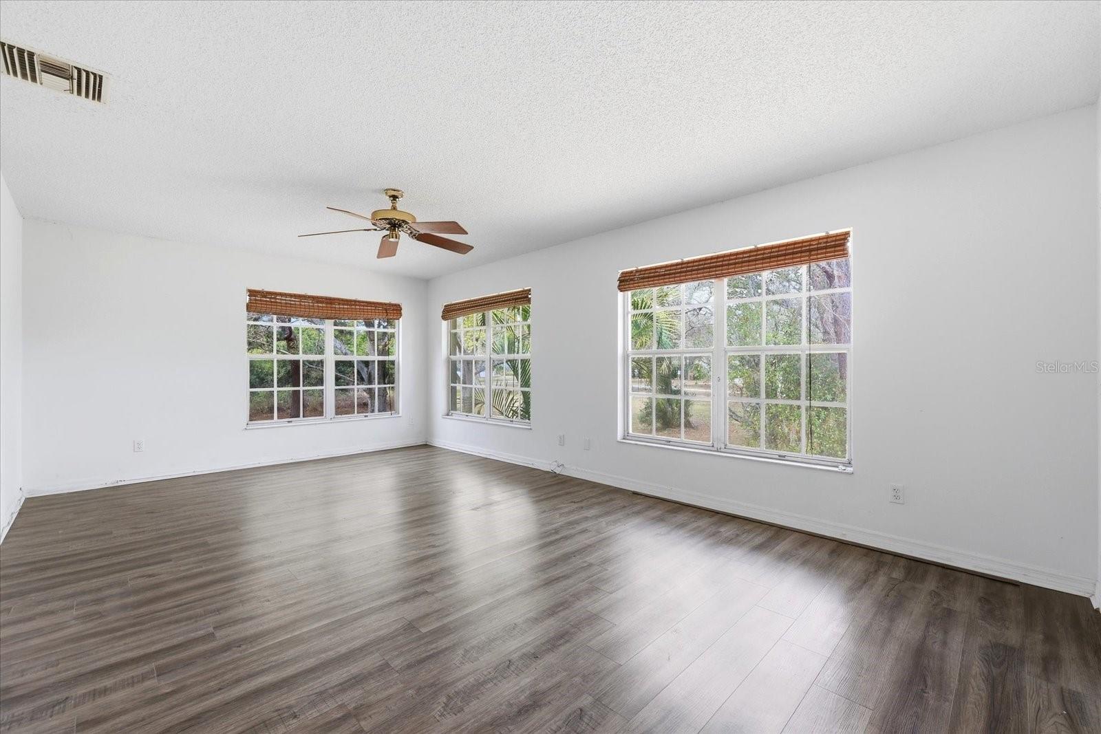 HARBOUR TOWNE CONDO - Residential