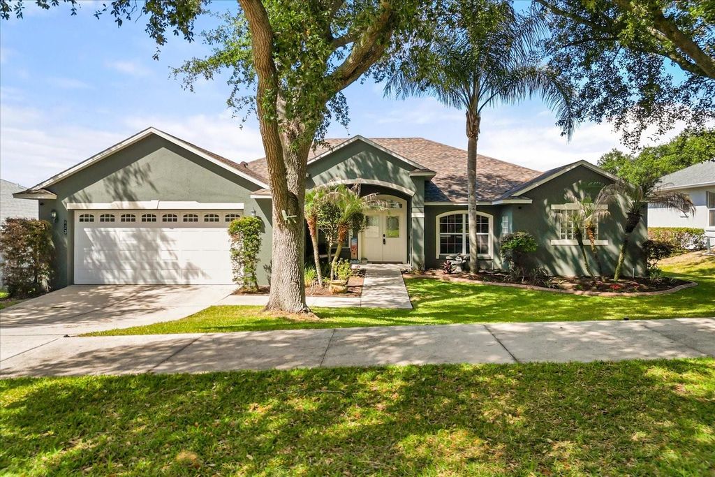 Photo of 823 Princeton Drive, Clermont, FL 34711 (MLS # O6403494)