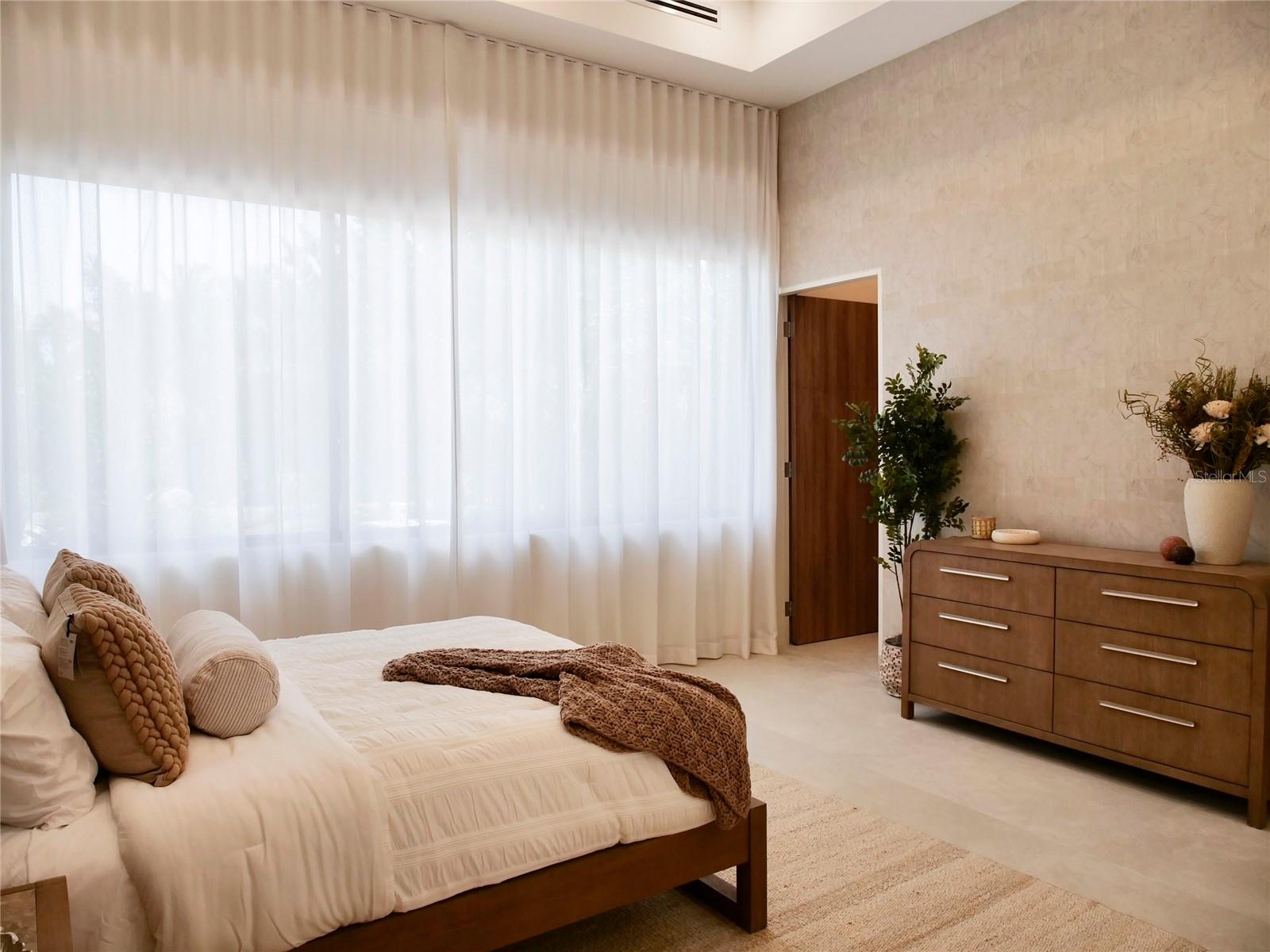 FOUR SEASONS RESORT - Residential