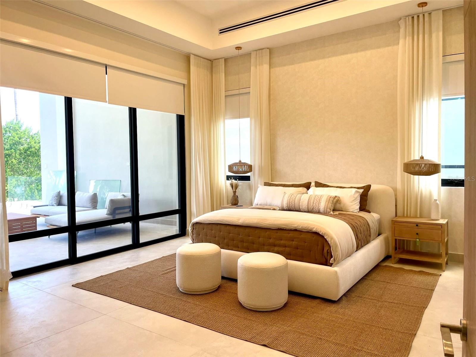 FOUR SEASONS RESORT - Residential