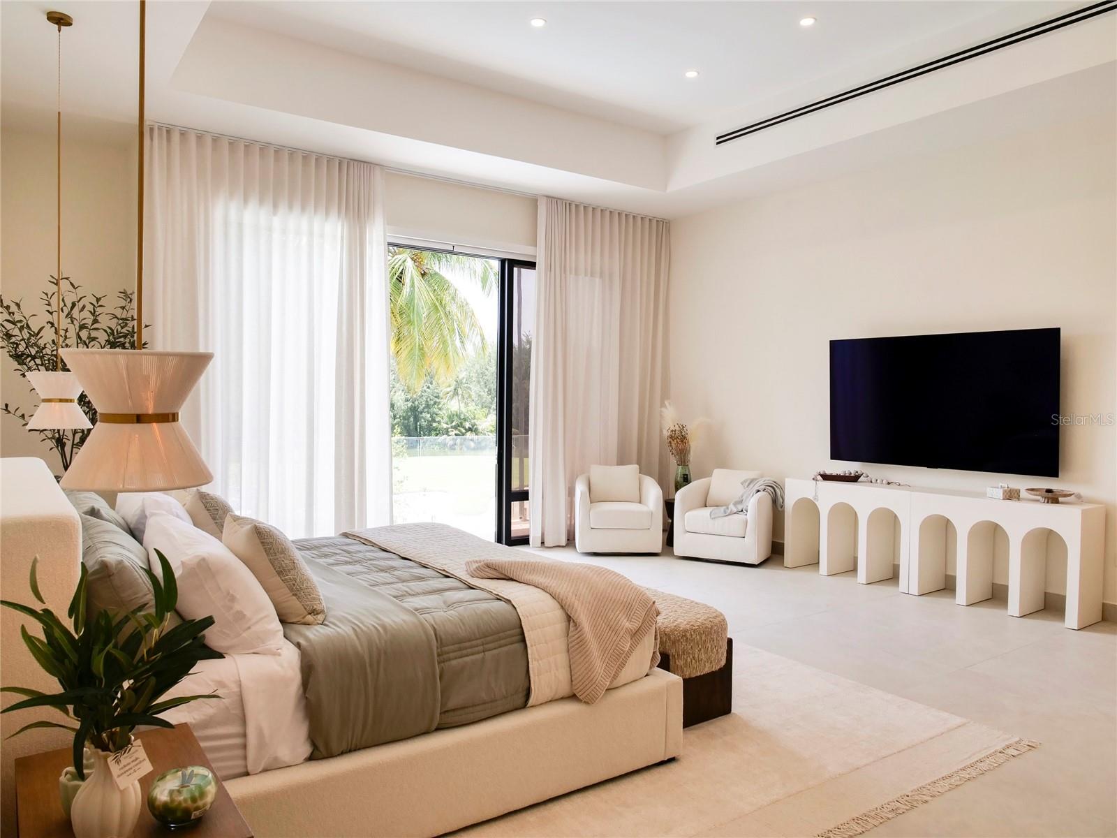 FOUR SEASONS RESORT - Residential