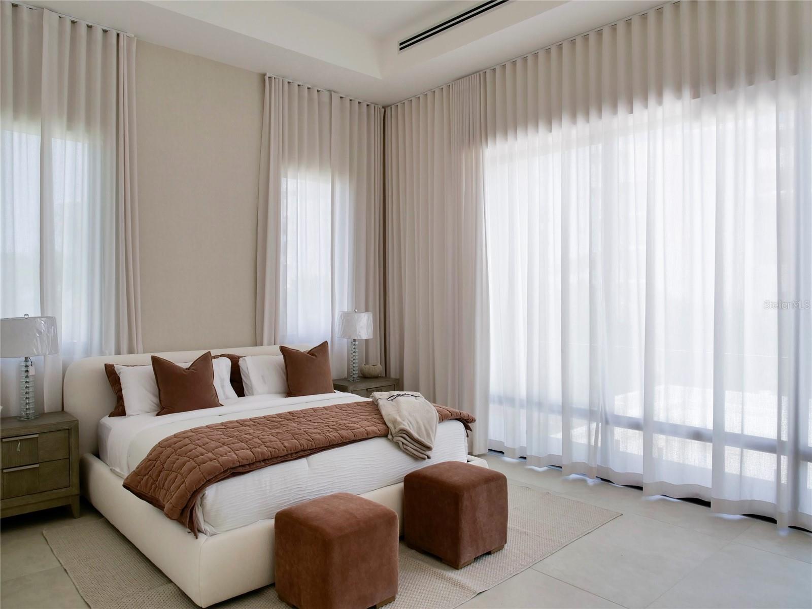 FOUR SEASONS RESORT - Residential
