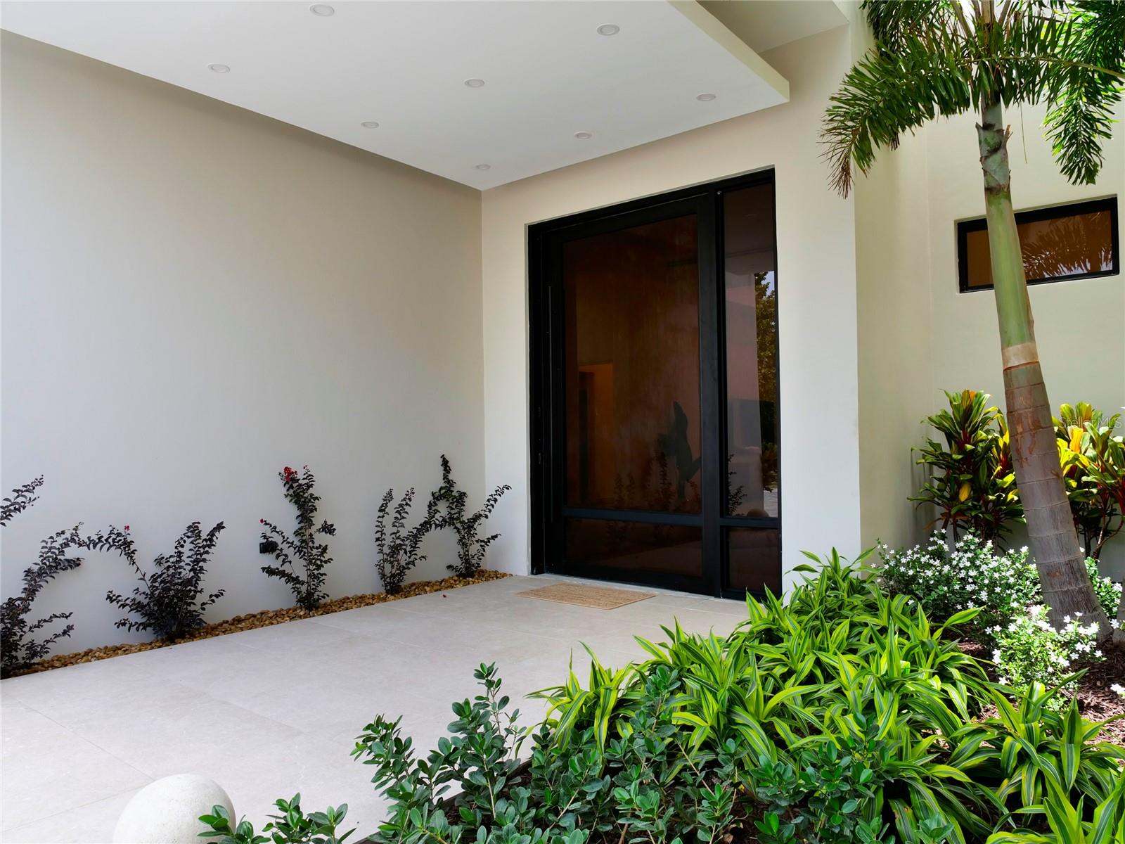 FOUR SEASONS RESORT - Residential