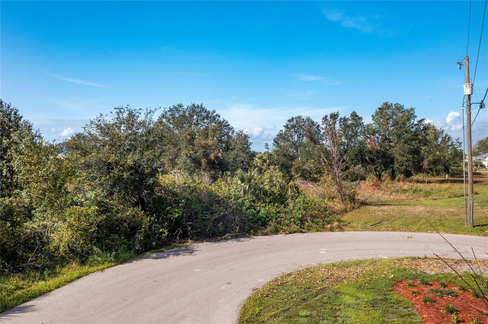 PUNTA GORDA ISLES SEC 20 - Land