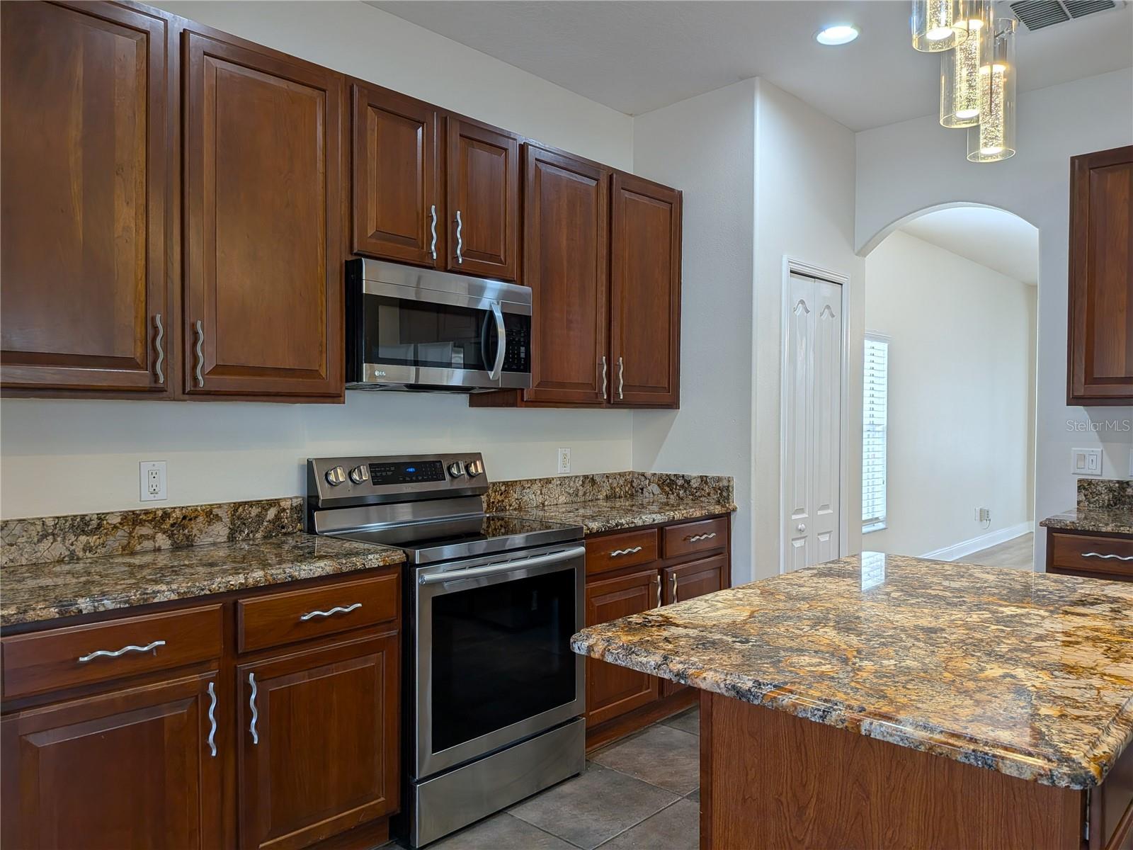 NORTH SHORE/LK HART PRCL 01 PH 01 - Residential Lease