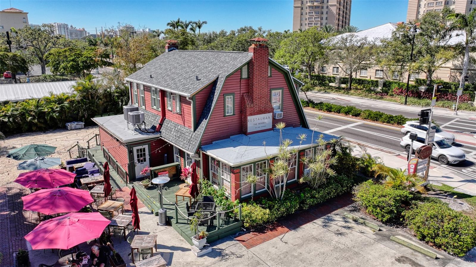 1322 N TAMIAMI TRAIL