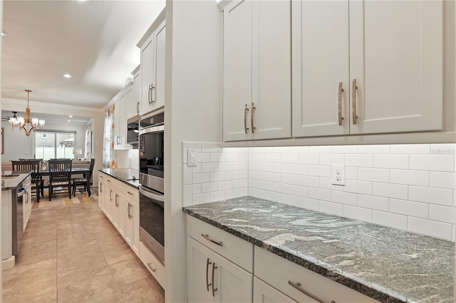 2420 VARENNA LOOP