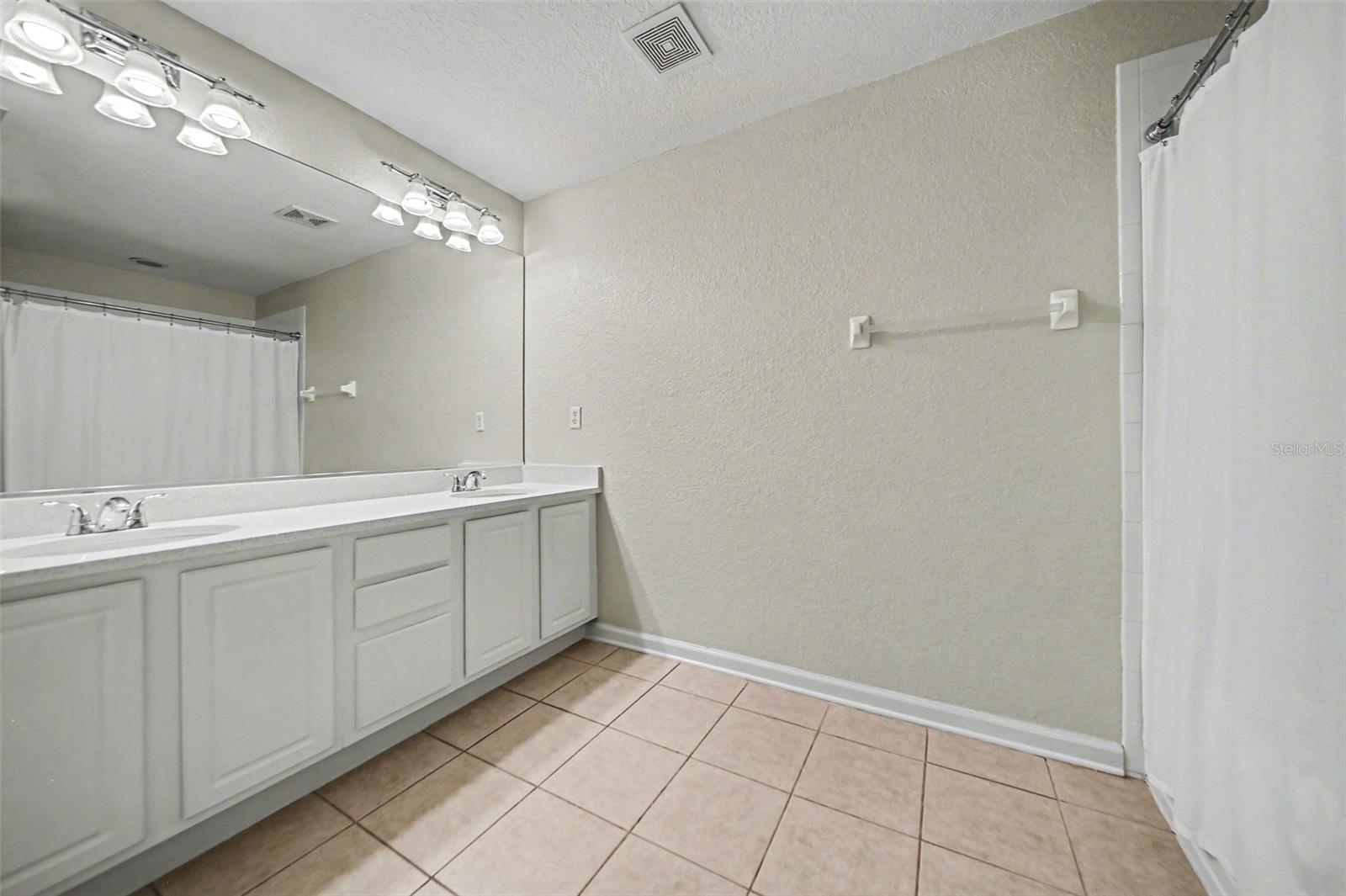 DUNWOODY COMMONS PH 2 - Residential