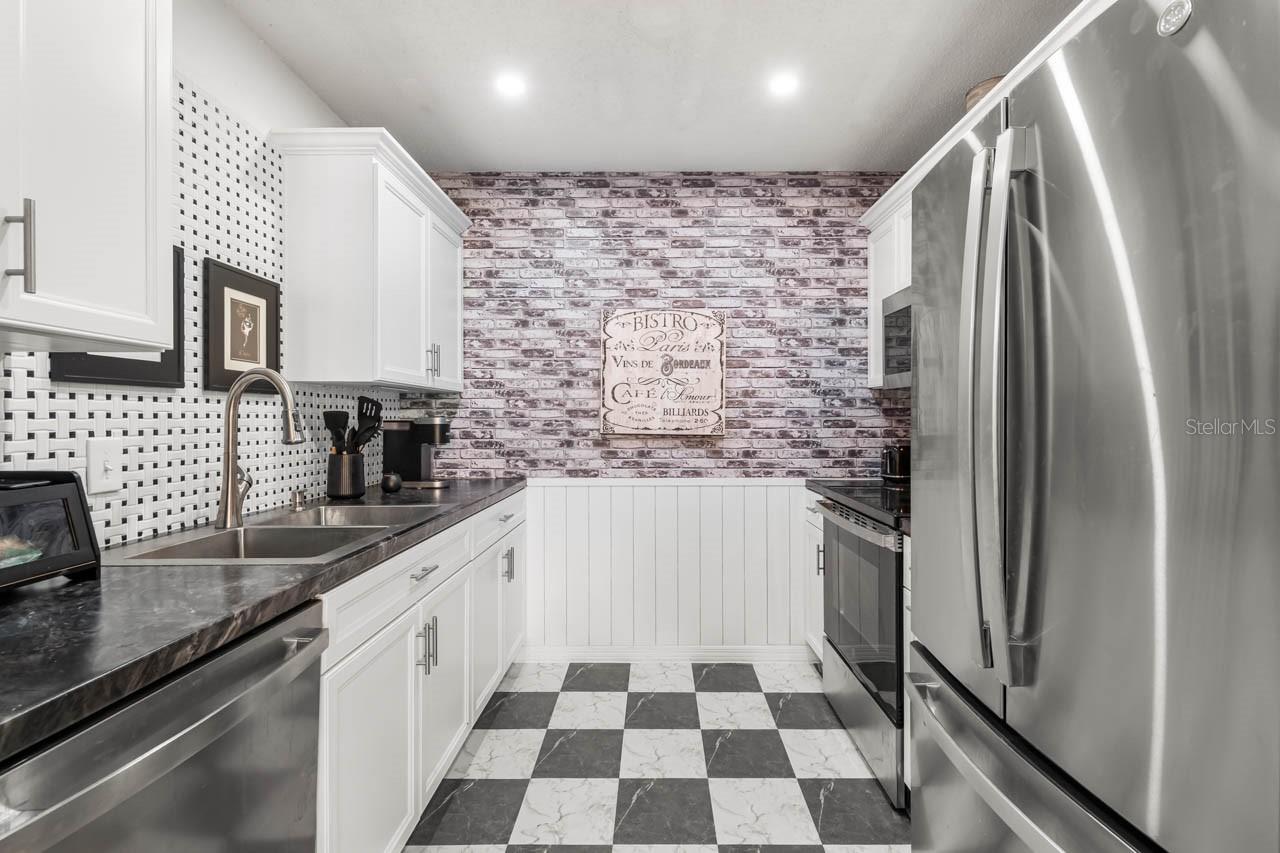 GLOUCESTER B CONDO - Residential
