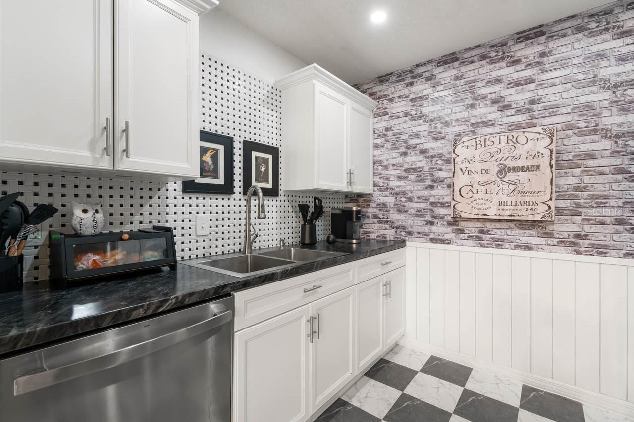 GLOUCESTER B CONDO - Residential