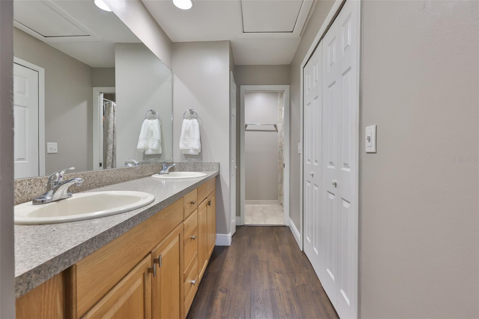 WHITNEY LAKES - Residential
