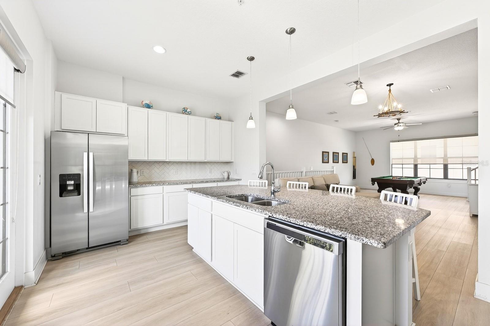 LIVE/WORK UNS/UPTOWN AVALON - Residential