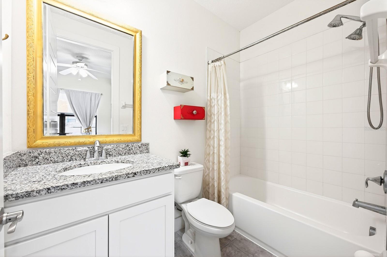 LIVE/WORK UNS/UPTOWN AVALON - Residential