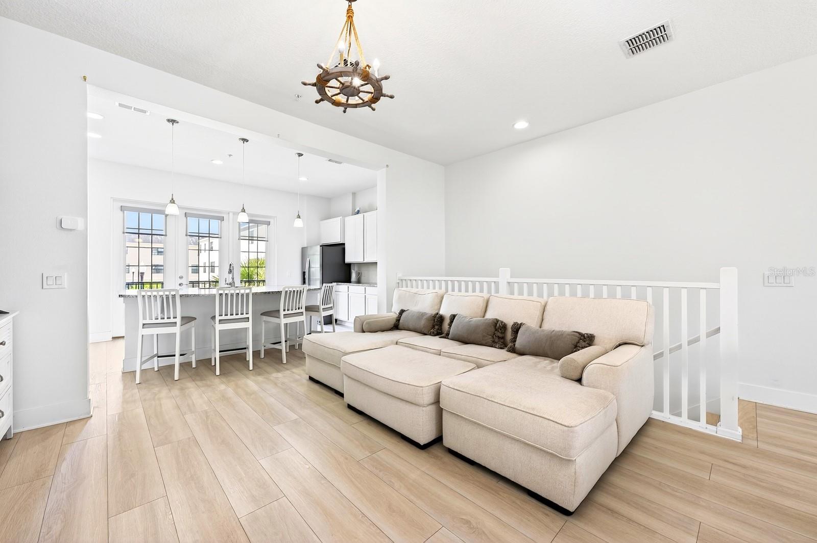 LIVE/WORK UNS/UPTOWN AVALON - Residential