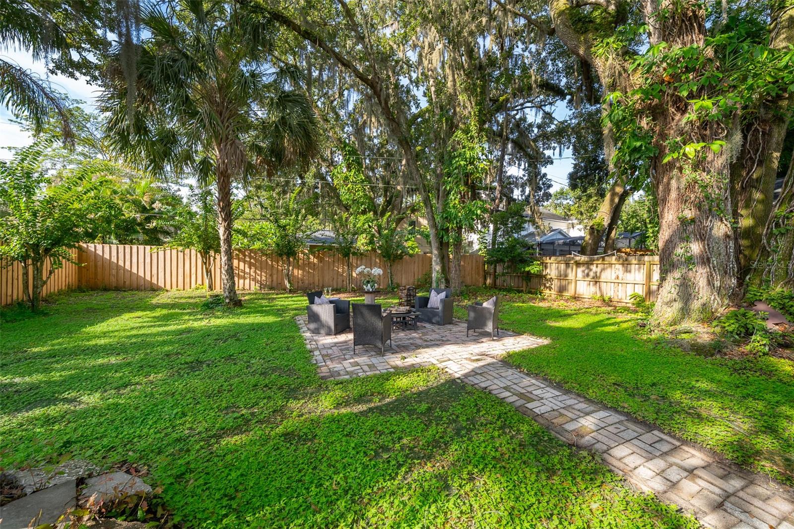 1222 GOLFVIEW STREET