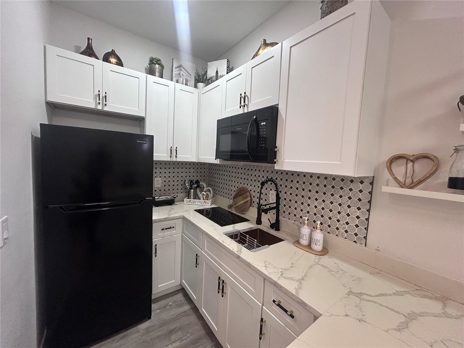 FORTUNE LAKES - Residential Lease