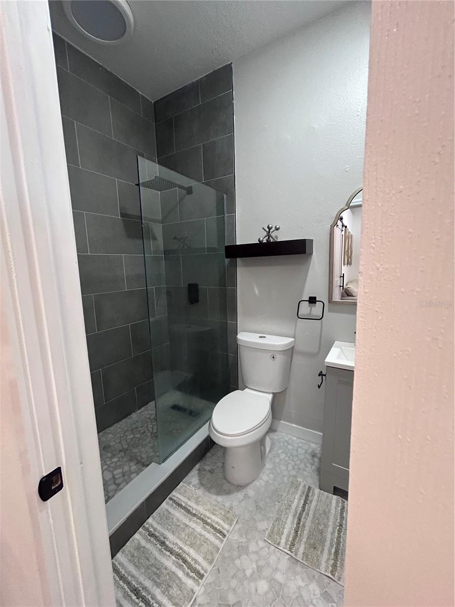 FORTUNE LAKES - Residential Lease